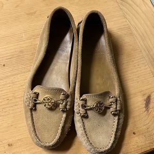 Tory Burch “ Daria” Tan Suede Leather Moccasin Driving Loafers Sz 6.5
